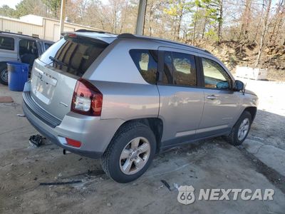 Trzecie zdjęcie samochodu z tyłu: 2016 JEEP COMPASS LATITUDE VIN:1C4NJCEA9GD795963 - miniatura