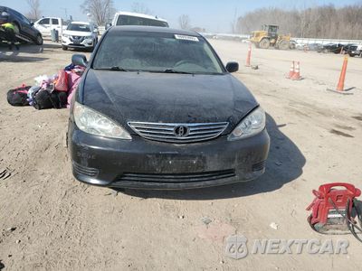 Piąte zdjęcie samochodu w środku: 2005 TOYOTA CAMRY LE VIN:4T1BE32K85U054748 - miniatura