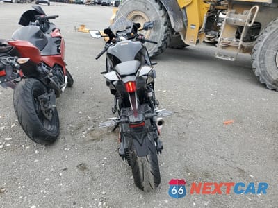 Czwarte zdjęcie samochodu z boku: 2022 YAMAHA YZFR7 VIN:JYARM38E2NA001418 - miniatura