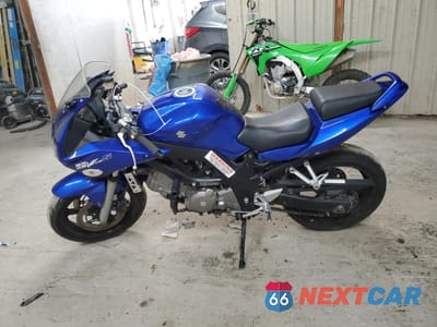 Trzecie zdjęcie samochodu z tyłu: 2005 SUZUKI SV650 VIN:JS1VP53A452103883 - miniatura