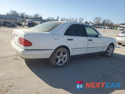 Trzecie zdjęcie samochodu z tyłu: 1999 MERCEDES-BENZ E 320 VIN:WDBJF65H1XA795972 - miniatura