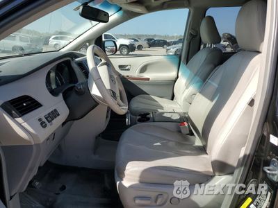 Zdjęcie 7 z 13 samochodu: 2013 TOYOTA SIENNA XLE VIN:5TDYK3DC6DS382007 - miniatura