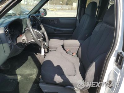 Zdjęcie 7 z 13 samochodu: 2003 GMC SONOMA VIN:1GTCS19X938173776 - miniatura