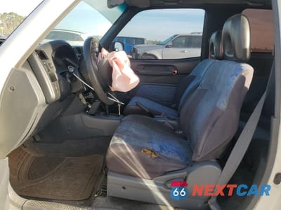 Zdjęcie 7 z 13 samochodu: 1996 TOYOTA RAV4 VIN:JT3XP10V2T0002921 - miniatura