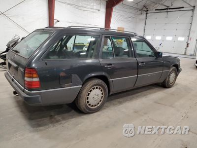 Trzecie zdjęcie samochodu z tyłu: 1991 MERCEDES-BENZ 300 TE 4MATIC VIN:WDBED90D1MF153716 - miniatura