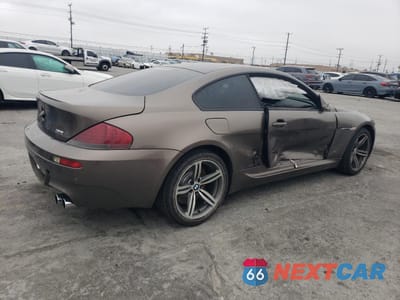 Trzecie zdjęcie samochodu z tyłu: 2006 BMW M6 VIN:WBSEH93446B797635 - miniatura