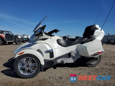 Trzecie zdjęcie samochodu z tyłu: 2012 CAN-AM SPYDER ROADSTER RT-LTD VIN:2BXJBDC10CV000673 - miniatura