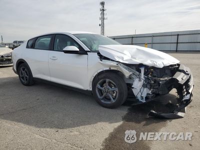 Czwarte zdjęcie samochodu z boku: 2025 KIA K4 LX VIN:3KPFT4DE5SE022813 - miniatura