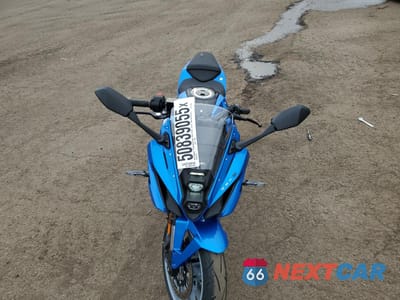Piąte zdjęcie samochodu w środku: 2024 SUZUKI GSX800 F VIN:JS1EM13B3R7101304 - miniatura