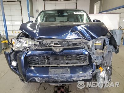 Piąte zdjęcie samochodu w środku: 2020 TOYOTA 4RUNNER SR5/SR5 PREMIUM VIN:JTEBU5JR2L5797667 - miniatura