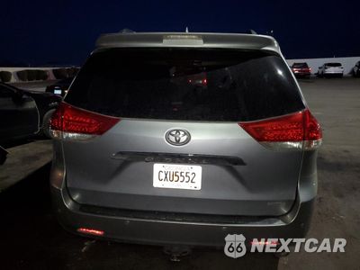 Zdjęcie 6 z 13 samochodu: 2013 TOYOTA SIENNA XLE VIN:5TDYK3DC5DS305385 - miniatura