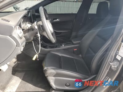 Zdjęcie 7 z 12 samochodu: 2019 MERCEDES BENZ CLA 250 VIN:WDDSJ4EB0KN762361 - miniatura