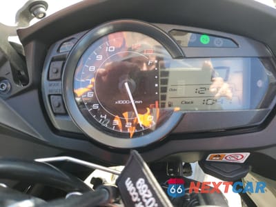 Zdjęcie 7 z 9 samochodu: 2011 KAWASAKI ZX1000 G VIN:JKAZXCG14BA000271 - miniatura