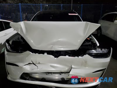 Piąte zdjęcie samochodu w środku: 2025 TESLA MODEL X VIN:7SAXCDE50SF465516 - miniatura