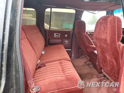 Zdjęcie 11 z 13 samochodu: 1989 GMC SUBURBAN V15 CONVENTIONAL VIN:1GKEV16K6KF511948 - miniatura