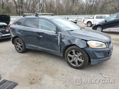 Czwarte zdjęcie samochodu z boku: 2013 VOLVO XC60 T6 VIN:YV4902DZXD2457174 - miniatura