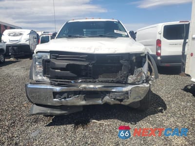 Piąte zdjęcie samochodu w środku: 2019 FORD F550 SUPER DUTY VIN:1FD0W5HT5KEE89894 - miniatura