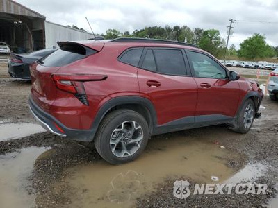 Trzecie zdjęcie samochodu z tyłu: 2025 CHEVROLET TRAX 1LT VIN:KL77LHEP2SC101937 - miniatura