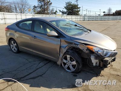 Czwarte zdjęcie samochodu z boku: 2013 HYUNDAI ELANTRA GLS VIN:5NPDH4AEXDH350157 - miniatura