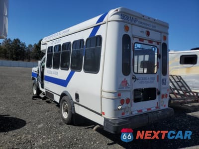 Trzecie zdjęcie samochodu z tyłu: 2019 FORD ECONOLINE E350 SUPER DUTY CUTAWAY VAN VIN:1FDEE3F60KDC49412 - miniatura