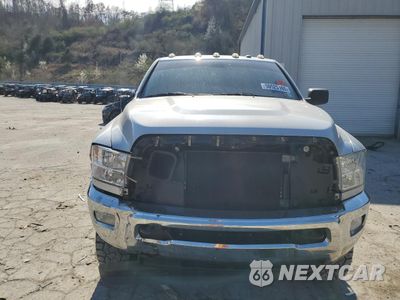 Piąte zdjęcie samochodu w środku: 2014 RAM 2500 SLT VIN:3C6UR5DL0EG233489 - miniatura