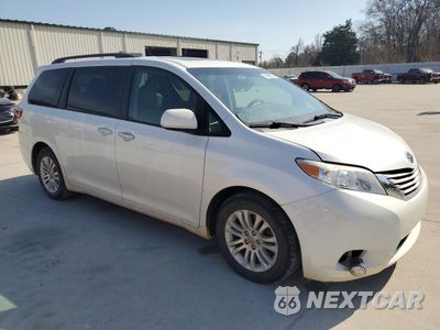 Czwarte zdjęcie samochodu z boku: 2015 TOYOTA SIENNA XLE VIN:5TDYK3DC0FS553949 - miniatura