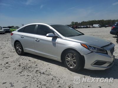 Czwarte zdjęcie samochodu z boku: 2017 HYUNDAI SONATA SE VIN:5NPE24AFXHH502796 - miniatura