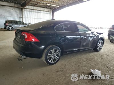 Trzecie zdjęcie samochodu z tyłu: 2013 VOLVO S60 T5 VIN:YV1612FS8D2211401 - miniatura