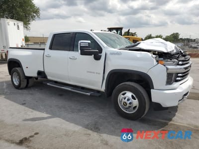 Czwarte zdjęcie samochodu z boku: 2022 CHEVROLET SILVERADO K3500 HIGH COUNTRY VIN:1GC4YVEY1NF320079 - miniatura