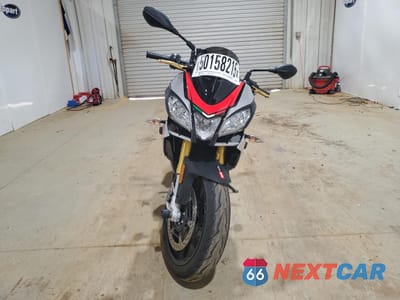 Drugie zdjęcie samochodu z przodu: 2018 APRILIA TUONO V4 1 VIN:ZD4KGU006JS000817 - miniatura