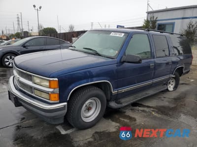 1999 CHEVROLET SUBURBAN C1500 3GNEC16R6XG254396 - główne zdjęcie licytacji z USA - miniatura