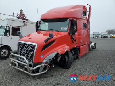 Drugie zdjęcie samochodu z przodu: 2025 VOLVO VNL SEMI TRUCK VIN:4V4NC9EH9SN685674 - miniatura