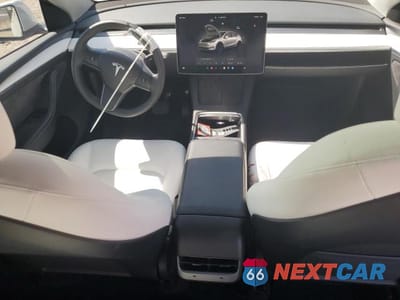 Zdjęcie 8 z 14 samochodu: 2024 TESLA MODEL Y VIN:7SAYGDEE9RA220049 - miniatura