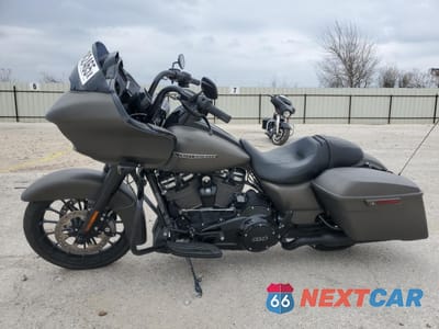 Trzecie zdjęcie samochodu z tyłu: 2019 HARLEY-DAVIDSON FLTRXS VIN:1HD1KTP15KB679638 - miniatura