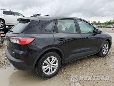 Trzecie zdjęcie samochodu z tyłu: 2020 FORD ESCAPE S VIN:1FMCU0F65LUC04346 - miniatura