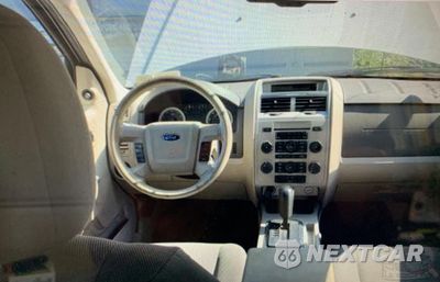 Zdjęcie 9 z 10 samochodu: 2009 FORD ESCAPE XLT VIN:1FMCU03G09KB88977 - miniatura