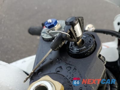 Zdjęcie 8 z 9 samochodu: 2009 SUZUKI GSX-R750 VIN:JS1GR7LA192101626 - miniatura