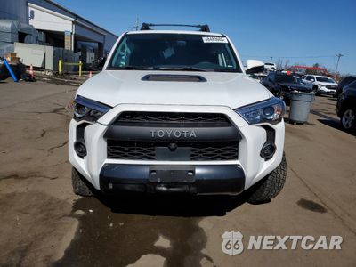 Piąte zdjęcie samochodu w środku: 2024 TOYOTA 4RUNNER SR5 PREMIUM VIN:JTELU5JR9R6264061 - miniatura
