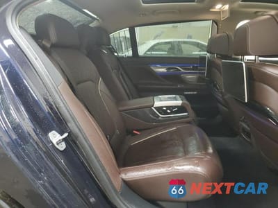 Zdjęcie 10 z 12 samochodu: 2018 BMW 750 XI VIN:WBA7F2C53JG423788 - miniatura