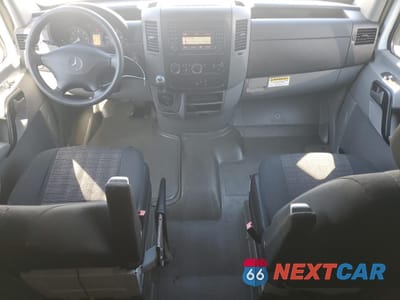 Zdjęcie 8 z 13 samochodu: 2014 MERCEDES-BENZ SPRINTER 2500 VIN:WD3PE8DC1E5940153 - miniatura