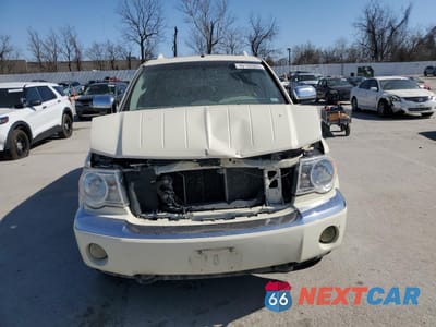 Piąte zdjęcie samochodu w środku: 2009 CHRYSLER ASPEN LIMITED VIN:1A8HW58T69F710777 - miniatura