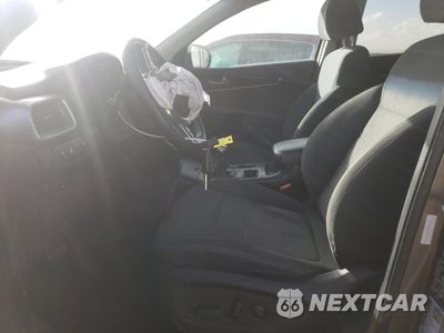 Zdjęcie 7 z 15 samochodu: 2019 KIA SORENTO L VIN:5XYPGDA30KG438928 - miniatura