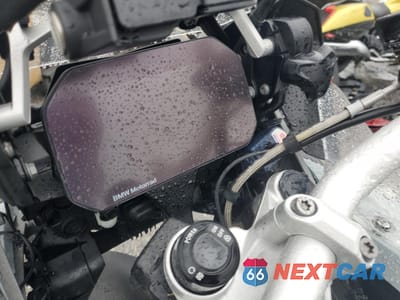 Zdjęcie 7 z 9 samochodu: 2019 BMW R 1250 GS ADVENTURE VIN:WB10J5309KZF78103 - miniatura