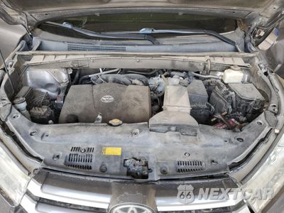Zdjęcie 13 z 16 samochodu: 2017 TOYOTA HIGHLANDER SE VIN:5TDKZRFH1HS511984 - miniatura