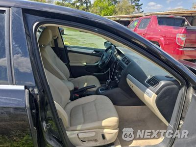 Piąte zdjęcie samochodu w środku: 2014 VOLKSWAGEN JETTA HYBRID VIN:3VW637AJ3EM214208 - miniatura