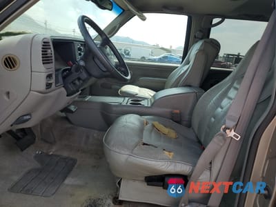 Zdjęcie 7 z 12 samochodu: 1999 GMC SUBURBAN K2500 VIN:1GDGK26J6XJ777755 - miniatura