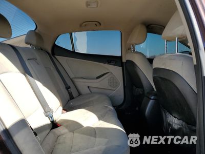 Zdjęcie 10 z 14 samochodu: 2015 KIA OPTIMA LX VIN:5XXGM4A75FG426134 - miniatura
