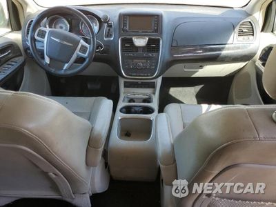 Zdjęcie 8 z 13 samochodu: 2013 CHRYSLER TOWN & COUNTRY TOURING L VIN:2C4RC1CG8DR647710 - miniatura