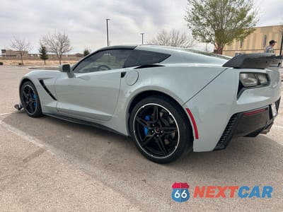 Trzecie zdjęcie samochodu z tyłu: 2017 CHEVROLET CORVETTE STINGRAY 2LT VIN:1G1YD2D76H5111038 - miniatura