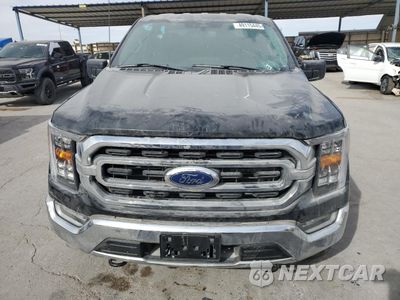 Piąte zdjęcie samochodu w środku: 2023 FORD F150 SUPERCREW VIN:1FTFW1E89PKD68074 - miniatura